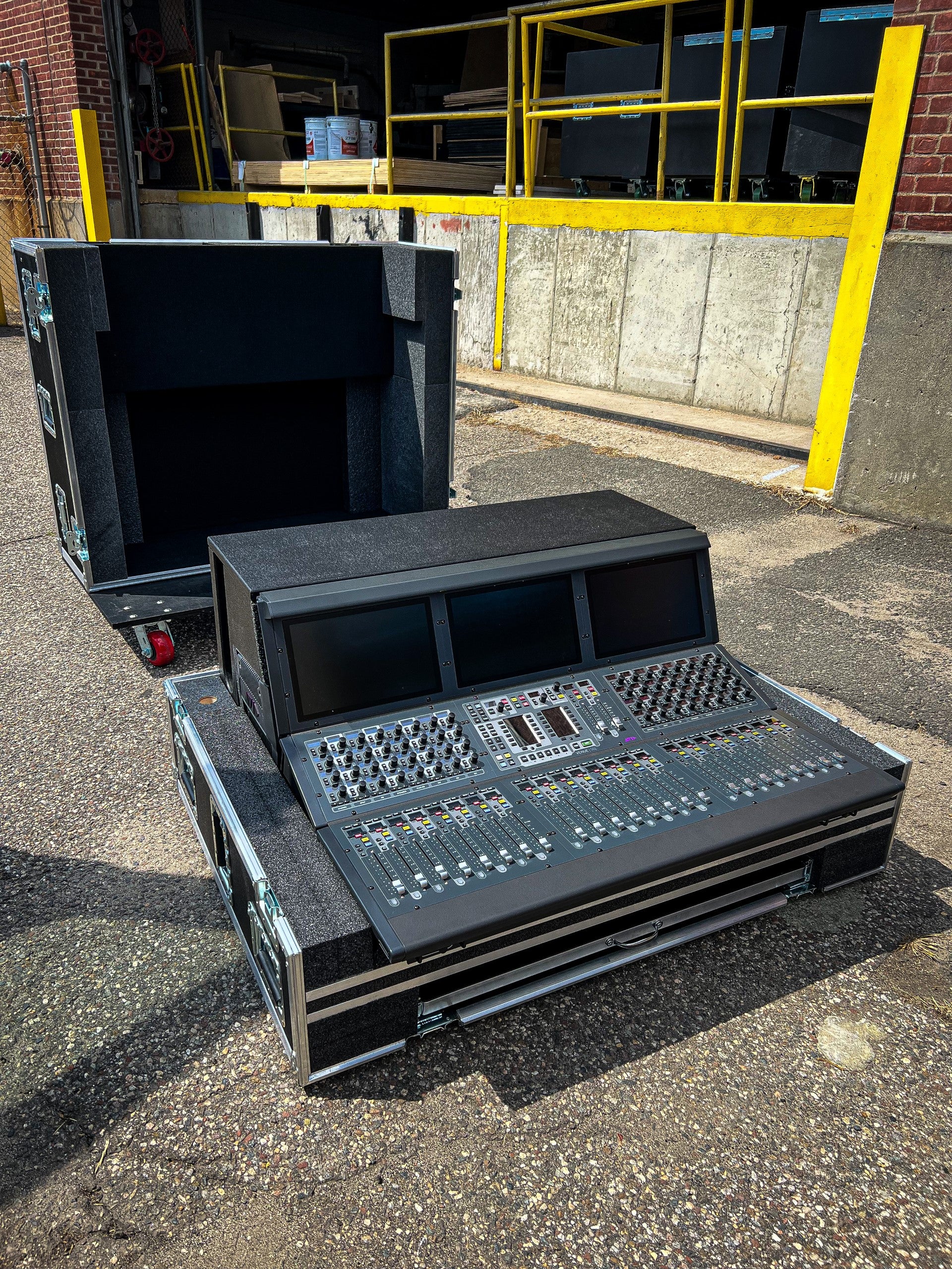 Calzone Case Shop Audio Console Cases - Calzone & Anvil Case Co.