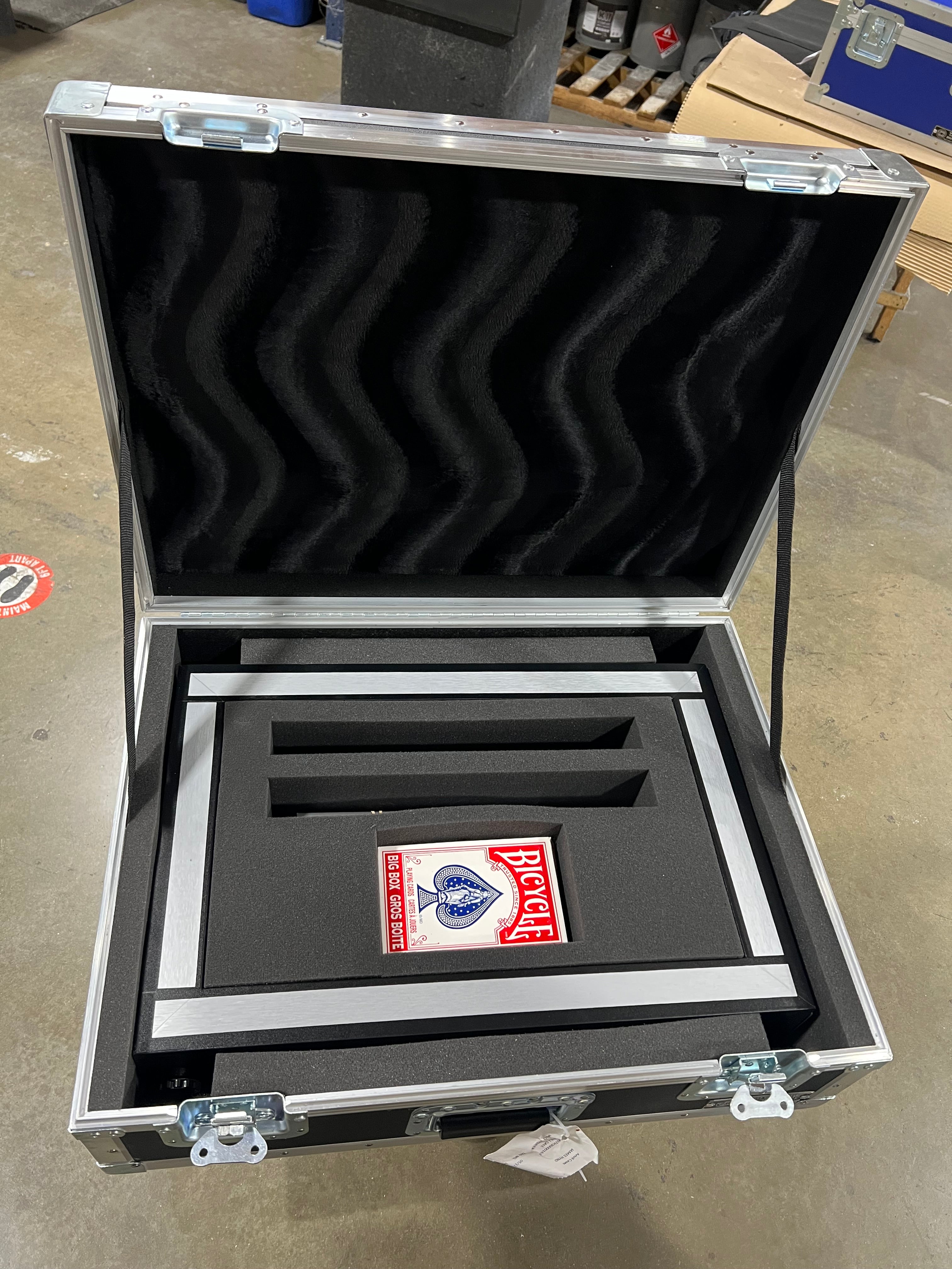 Magic Line Case Magic Prop Case – Calzone & Anvil Case Co.